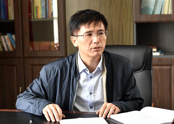 纪委书记白雪传达上级精神___.jpg