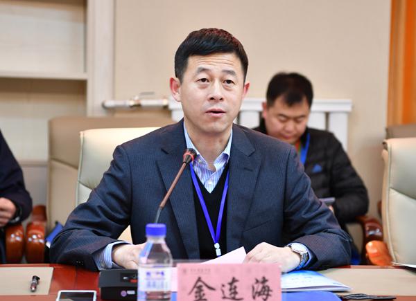 金连海处长主持会议__.jpg