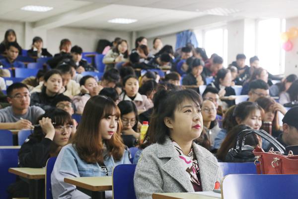 讲座现场__.jpg
