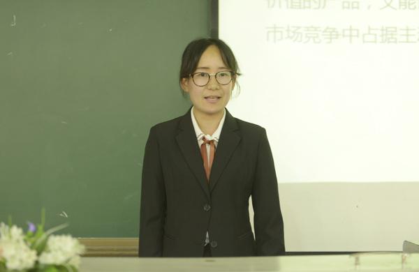 项目负责人在答辩__.jpg
