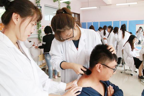 学员义诊__.jpg