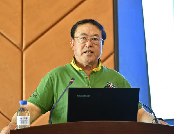 孙宝志教授作报告__.jpg
