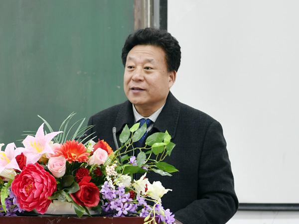副校长温春阳主持会议___.jpg