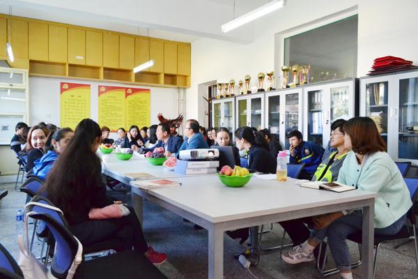 新疆座谈会照片__.jpg