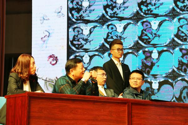 老师点评__.jpg