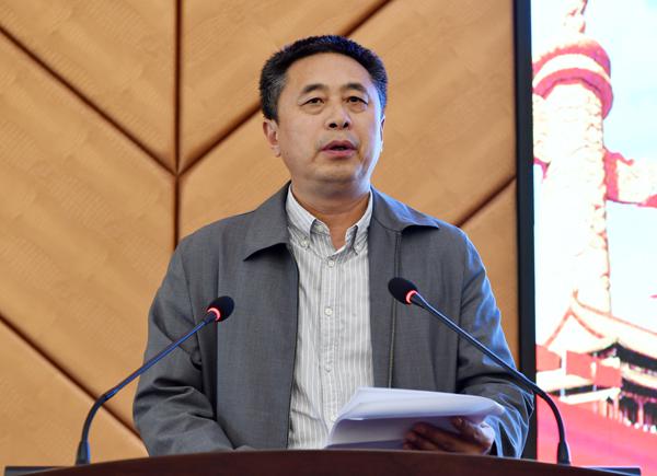 学校党委副书记张印讲话___.jpg