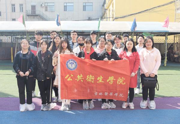 志愿者合影__.jpg