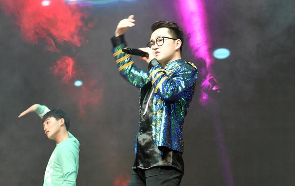 歌曲表演___.jpg
