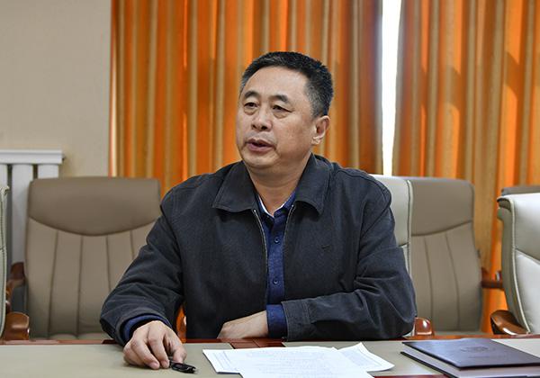 张印副书记主持会议__.jpg