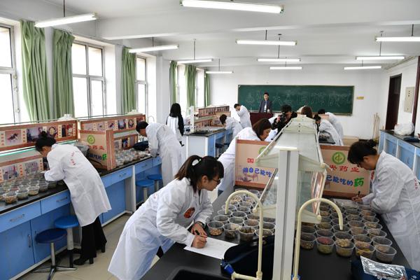 实践技能测试现场__.jpg