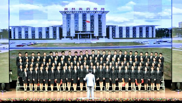 唱响校歌、辅导员之歌___.jpg