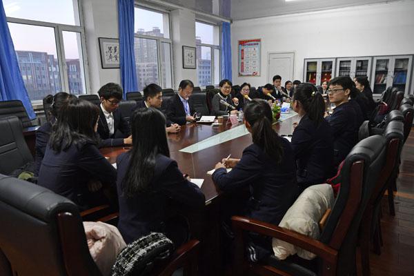 7学生座谈会现场__.jpg