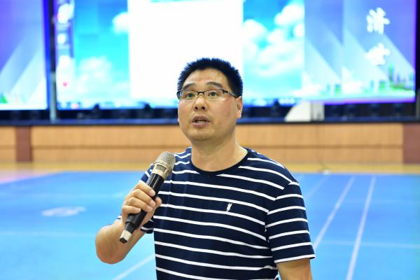 招生办公室主任鲍光明讲解流程.JPG