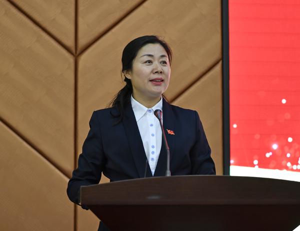 学生工作部部长杨红主持仪式__.jpg
