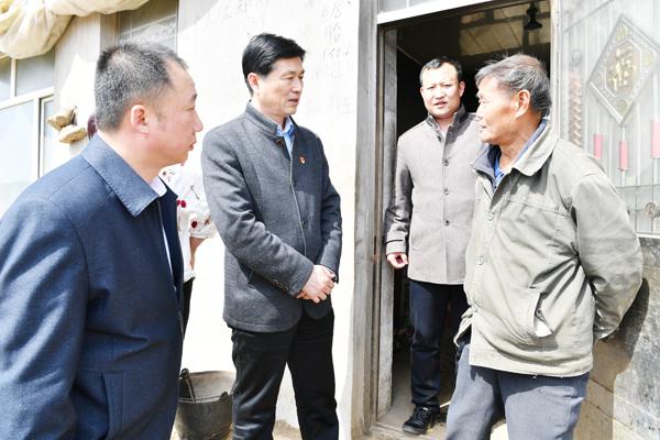 2、走访包保对象__.jpg