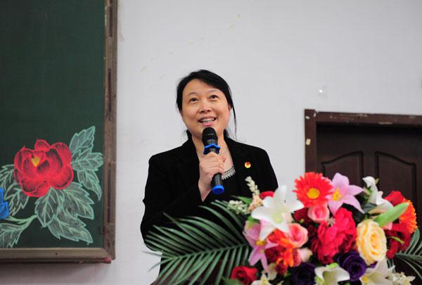 胡晋书记主持大会__.jpg