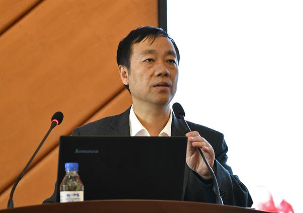 蔡建辉校长作报告__.jpg