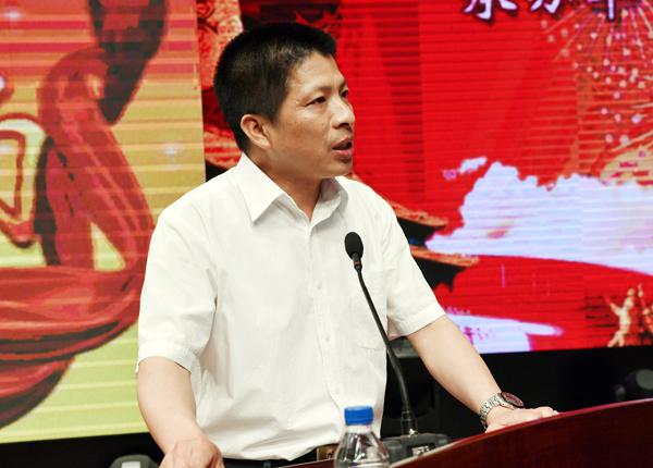 徐卫东部长主持报告会___.jpg