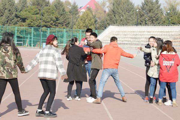 抱团打天下__.jpg