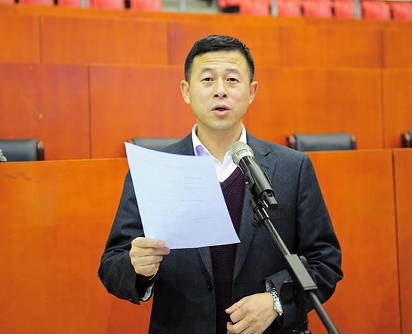 7金连海处长宣读比赛成绩__.jpg
