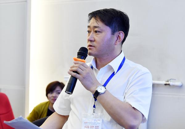 刘良军主任主持报告会___.jpg