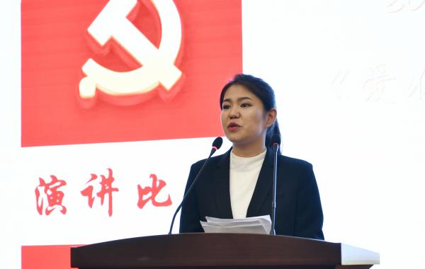 演讲比赛中__.JPG
