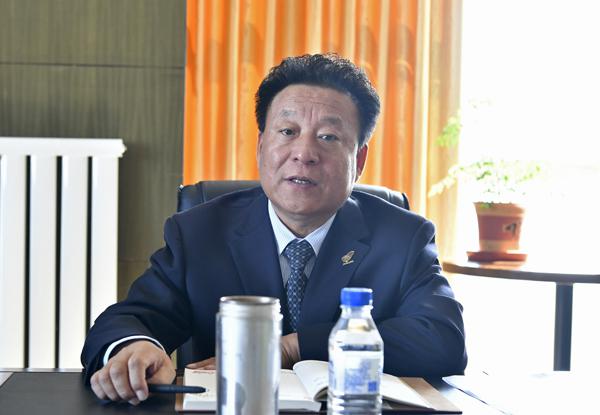 温春阳副校长主持会议__.jpg