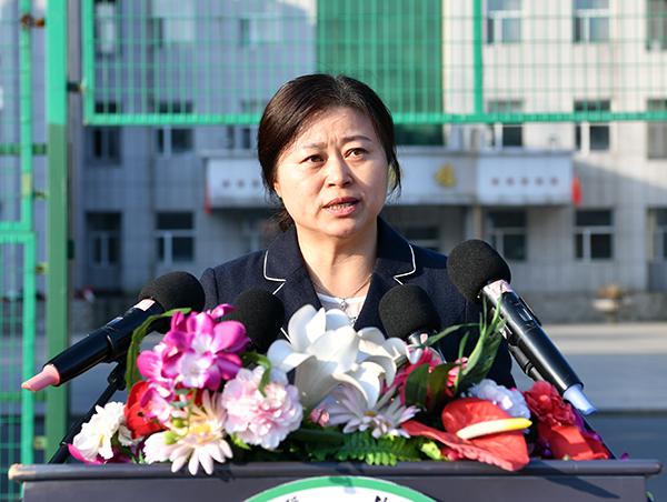 姜淑兰教授代表教师发言___.jpg