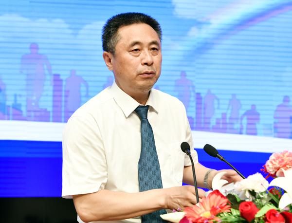 张印副书记宣读通报___.jpg
