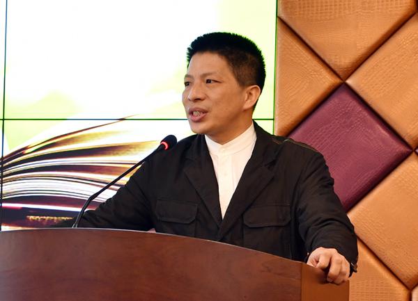 党委宣传部徐卫东部长主持仪式___.jpg
