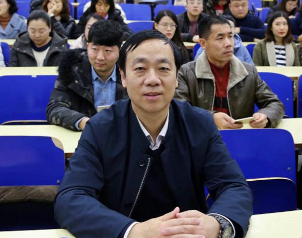 蔡建辉校长到场观赛__.jpg