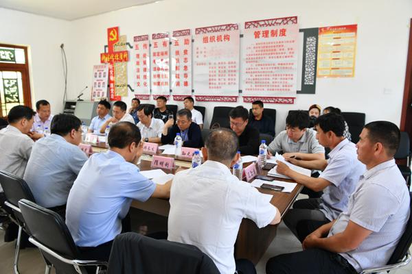 6扶贫工作推进会现场__.jpg