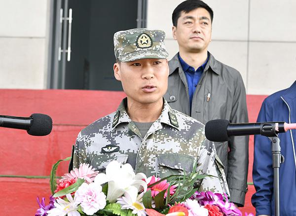 5教官代表发言__.jpg