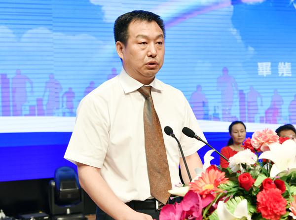 王柳行副校长宣读通报___.jpg