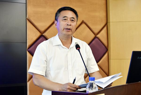党委副书记张印主持会议___.jpg