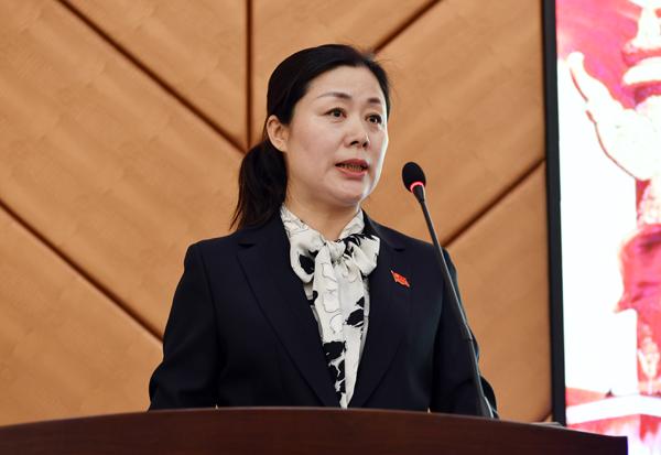 党委学生工作部部长杨红主持会议___.jpg
