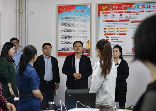 张印副书记到基层现场指导__.jpg