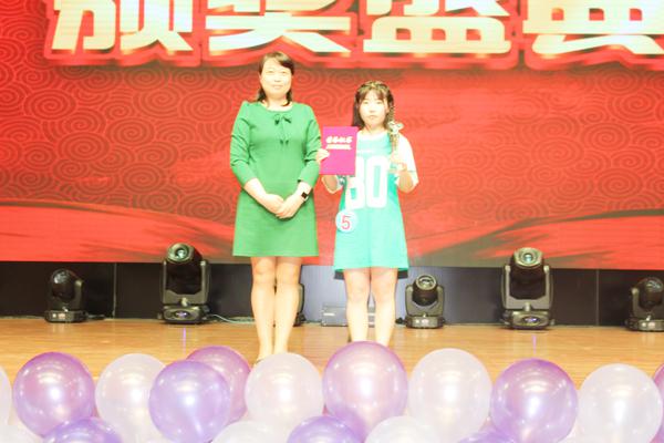 胡晋书记与冠军合影__.jpg