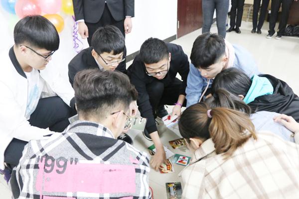 集体讨论__.jpg