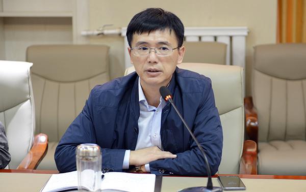 2、学校纪委书记白雪提出节日纪律要求___.jpg