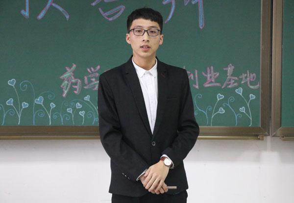选手在答辩__.jpg