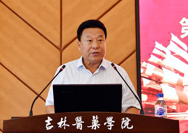 温春阳副校长布置教育思想大讨论活动实施方案___.jpg