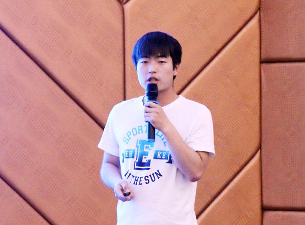 学生在汇报成果___.jpg