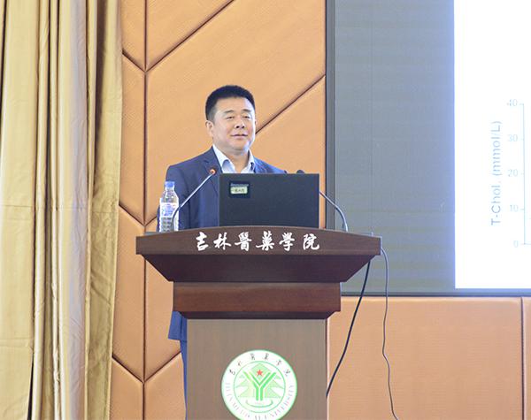 麻彤辉教授作报告_.jpg