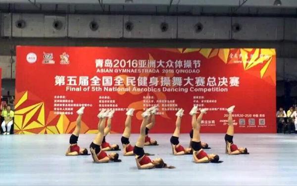 学生在比赛___.jpg