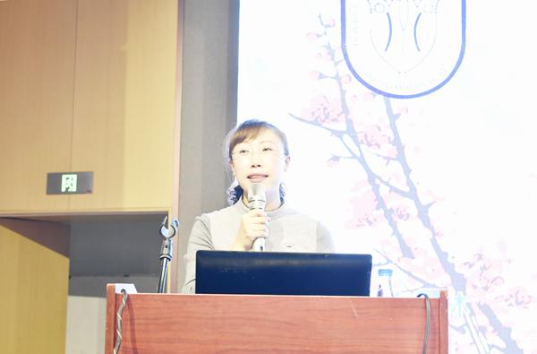 1 冯宪敏教授主持会议__.jpg
