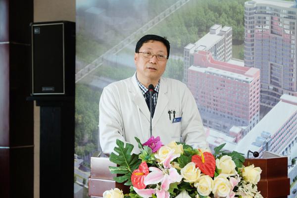 张春雨主任代表教师发言__.jpg