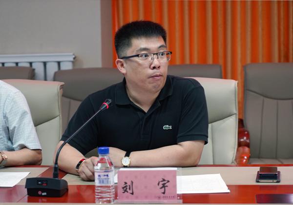 党委组织部部长刘宇主持答辩会__.jpg