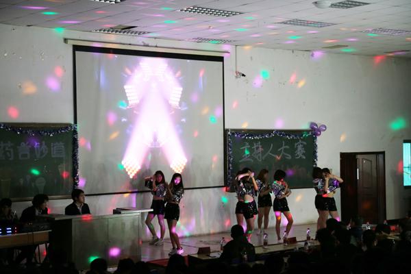 演员的舞蹈表演__.jpg