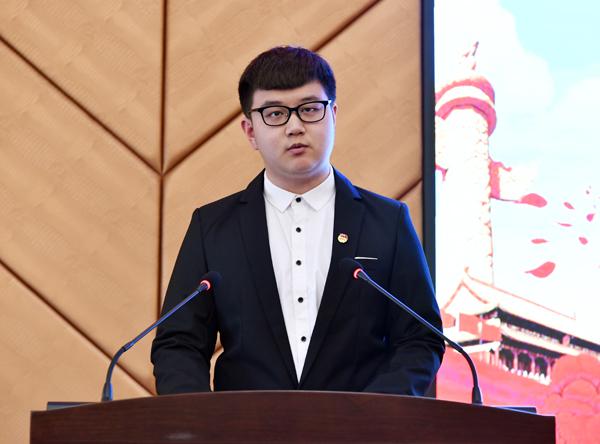 学生代表张晟博发言___.jpg